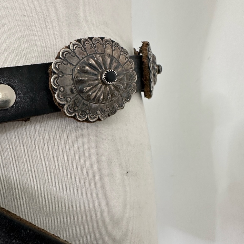 Vintage Native American Sterling Silver Onyx Conch Belt - Picture 2 of 9
